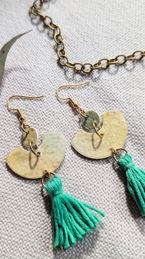 Handmade Boho Fan Tassel Earrings – Sustainable Paper & Gold Elements with Mini Tassels